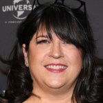 Авторката на „Петдесет нюанса“ издава нов еротичен роман 