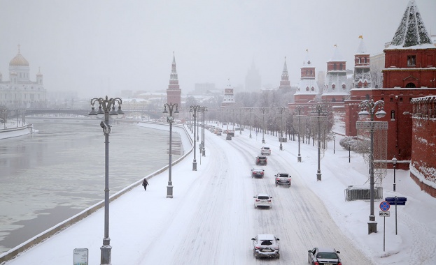 Карат сняг с камиони в Москва 