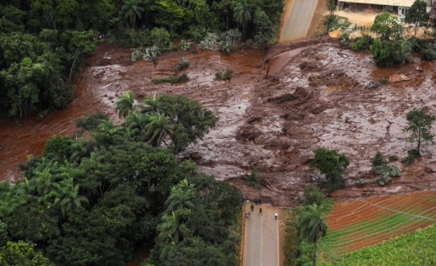 Близо 300 души са в неизвестност в Бразилия след срутването на хвостохранилище  (Видео) (Обновена)