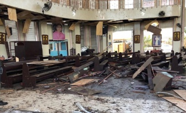 Най-малко 27 души убити при двоен бомбен атентат срещу църква на Филипините (Обновена)