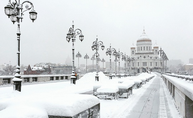 Рекордни снеговалежи затрупаха Москва