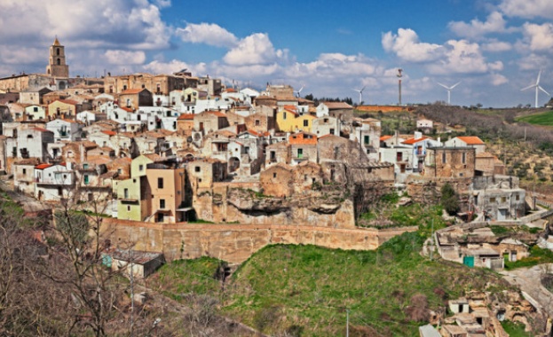 Компания ще ви плаща да живеете в италиански град и да ядете паста