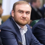 Баща и син руски сенатор крали газ за милиарди и убивали