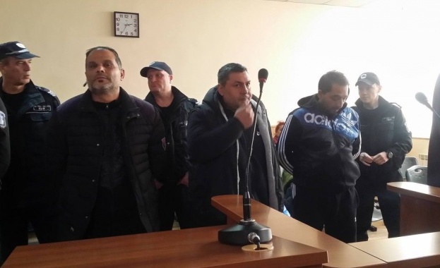 Тримата наркопласьори от Столипиново остават в ареста