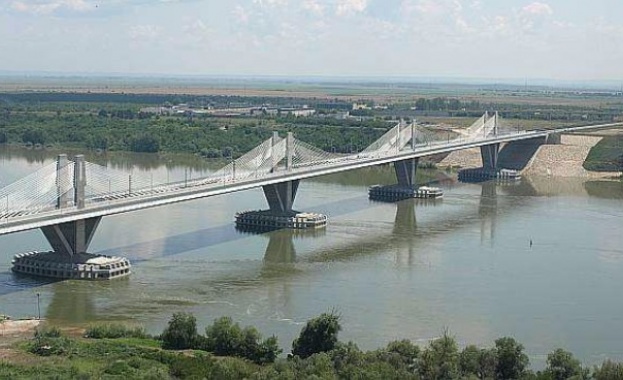 Близо 9 километра опашка от автомобили на „Дунав мост 2”