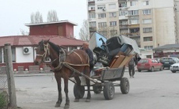 Скромен протест срещу каруците в Казанлък (Обновена)