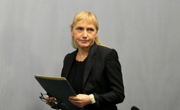Пленумът на БСП с критика към Елена Йончева - прекалила с атаките си срещу Борисов