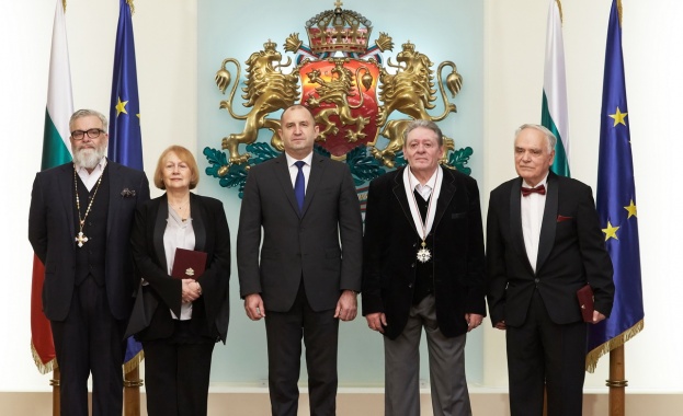 Четирима творци с ордени от президента за заслуги в културата