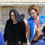 Анджелина Джоли посети най-големия бежански лагер в света