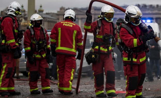 Осем загинали и един тежко ранен при пожар в Париж 