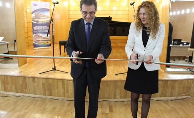 С малко над 3 млн. лв. от Оперативна програма „Региони в растеж“ е обновена учебната сграда на Националната музикална академия   