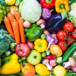 Краставиците и доматите продължават да поскъпват по тържищата