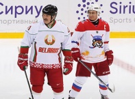 Владимир Путин и Александър Лукашенко поиграха хокей 