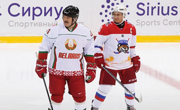 Путин и Лукашенко поиграха хокей