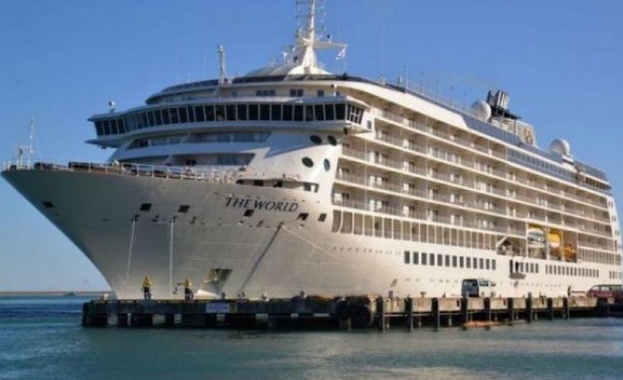 60% от пасажерите на круизен кораб край бреговете на Уругвай са заразени с коронавируса