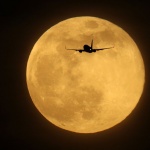 Първият метеорен поток за 2026 г. и суперлуна ще се синхронизират в януарското небе