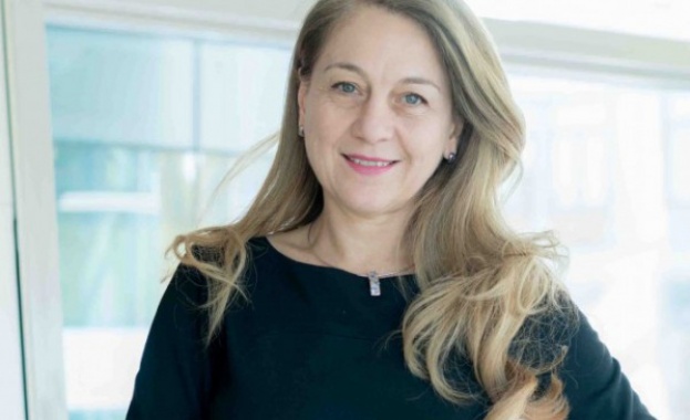 Вержиния Джевелекова ръководител на отдел Връзки с обществеността във Филип