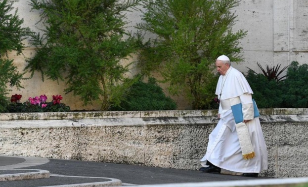 Папа Франциск откри среща на върха във Ватикана