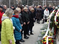 Поднасяне на венци и цветя по повод Деня на защитника на Отечеството