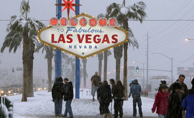 За пръв път от десетилетия: В Лас Вегас валя сняг (ВИДЕО)