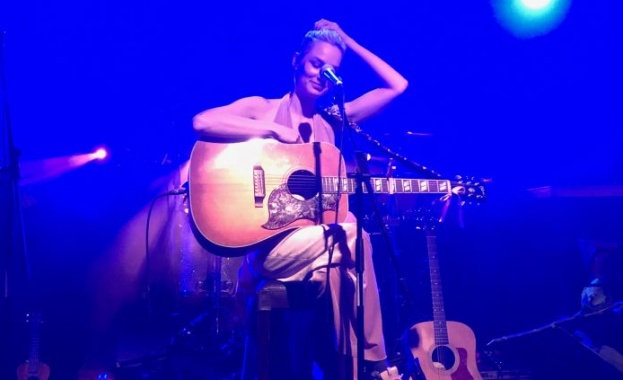 Fish Tears – дебютния авторски албум на Ива Янкулова 