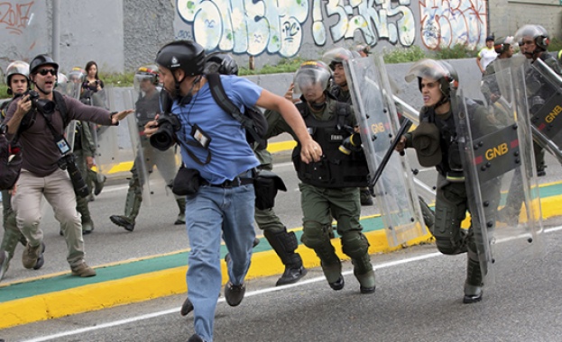Нападение над хотел с журналисти във Венецуела, има ранени  