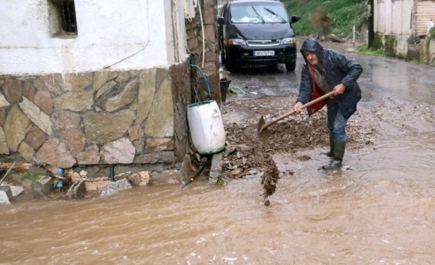 В Гърция полицията предупреждава за риск от наводнения по пътищата