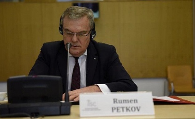  Румен Петков настоя за публична дискусия по темите на визитата на генералния секретар на НАТО у нас