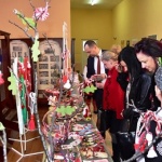 Ученици организираха благотворителен мартенски базар