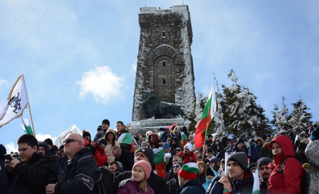За тържествата на връх Шипка по случай Националния празник на