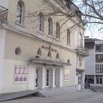 Теч от покрива и изгнила сцена в Куклен театър - Сливен