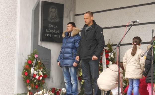 В Лясковец почитат паметта на загиналия спецполицай Емил Шарков 