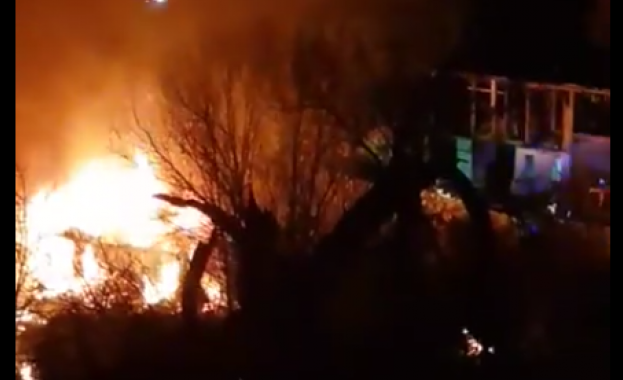 Голям пожар до мол Парадайс (видео)