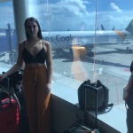 Заплашиха момиче, че ще я свалят от борда заради облеклото ѝ