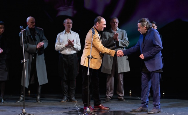 Мариус Куркински с награда за ярко постижение в театралното изкуство