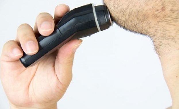 18 март 1931 г. - Първата практична електрическа самобръсначка излиза на пазара