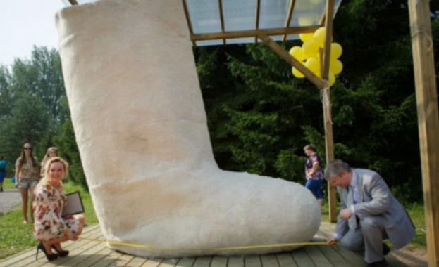 Гигантска руска валенка влезе в Книгата на Гинес с помощта на Владимир Путин