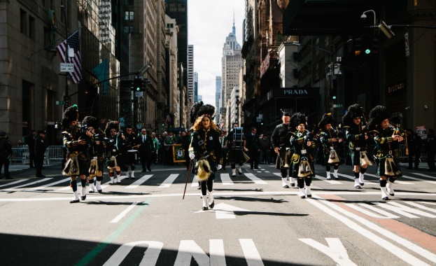 Пищен парад в Ню Йорк за Деня на Свети Патрик