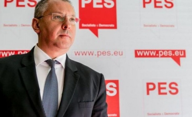 Оставката на Нинова не решава проблемите в БСП, смята Станишев