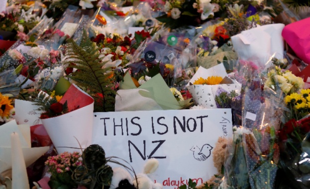 Нова Зеландия забранява продажбата на автоматични оръжия 