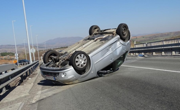 23-годишна шофьорка пострада при катастрофа край Благоевград