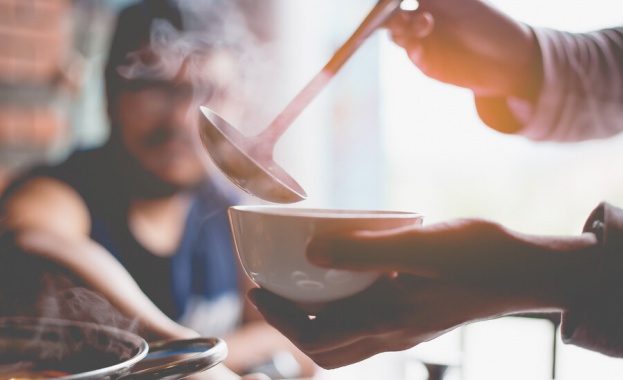 Близо 29 000 възрастни хора с увреждания и с доходи