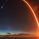 SpaceX изстреля дървен сателит