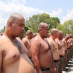 Тайланд изпраща всички дебели полицаи на лагер за отслабване