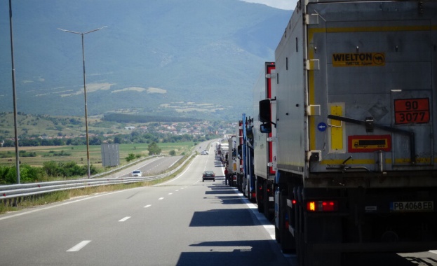  Засилен трафик по границата с Румъния