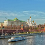 Кметът на Москва призова за още месец-два дистанционна работа 