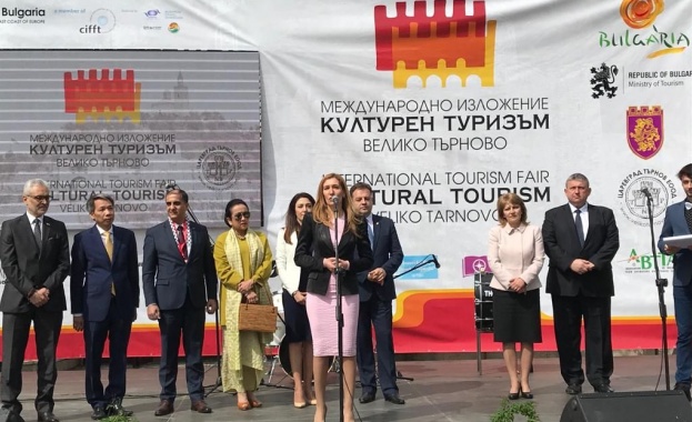 Ангелкова: Приходите от чуждестранни туристи са с 4,3% ръст за началото на годината