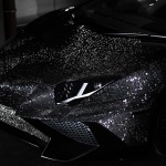 Рускиня покри колата си с 2 млн. кристала "Сваровски"