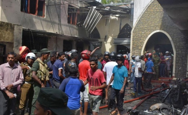 Няма данни за пострадали българи при атаките в Шри Ланка 