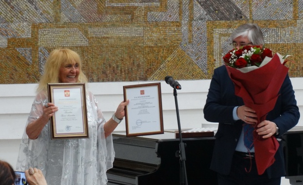 Грета Ганчева получи от Путин отличие за принос в руско-българските културни отношения
